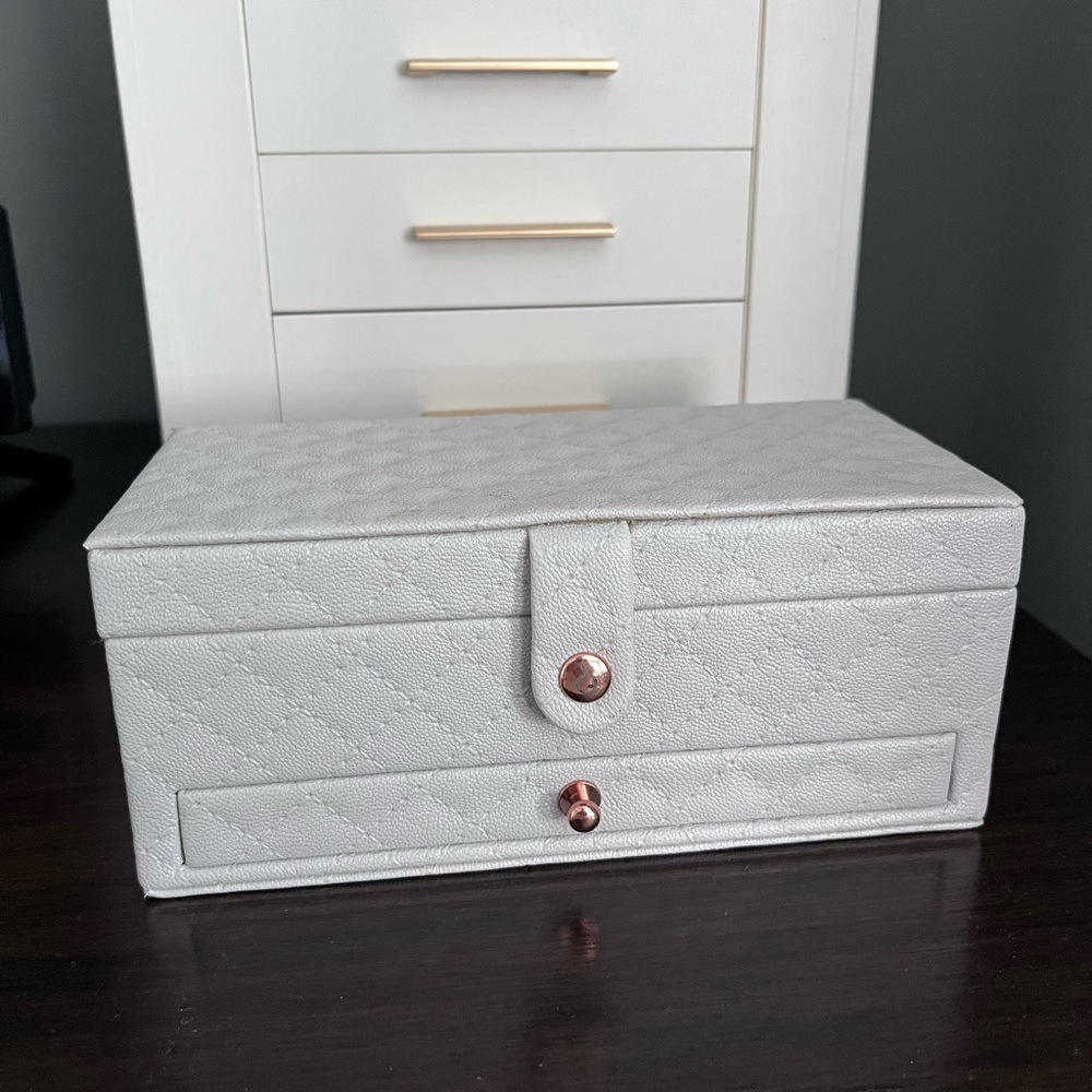 Leather PANDORA Bracelet & Jewelry Box Set - Picture 6 of 10